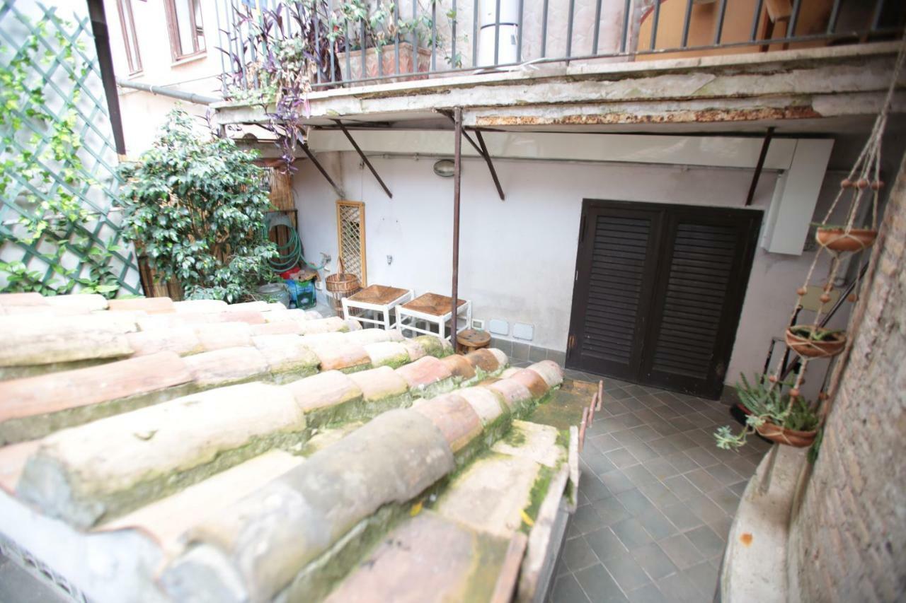 Apartamento Un Tetto Al Pantheon Roma Exterior foto
